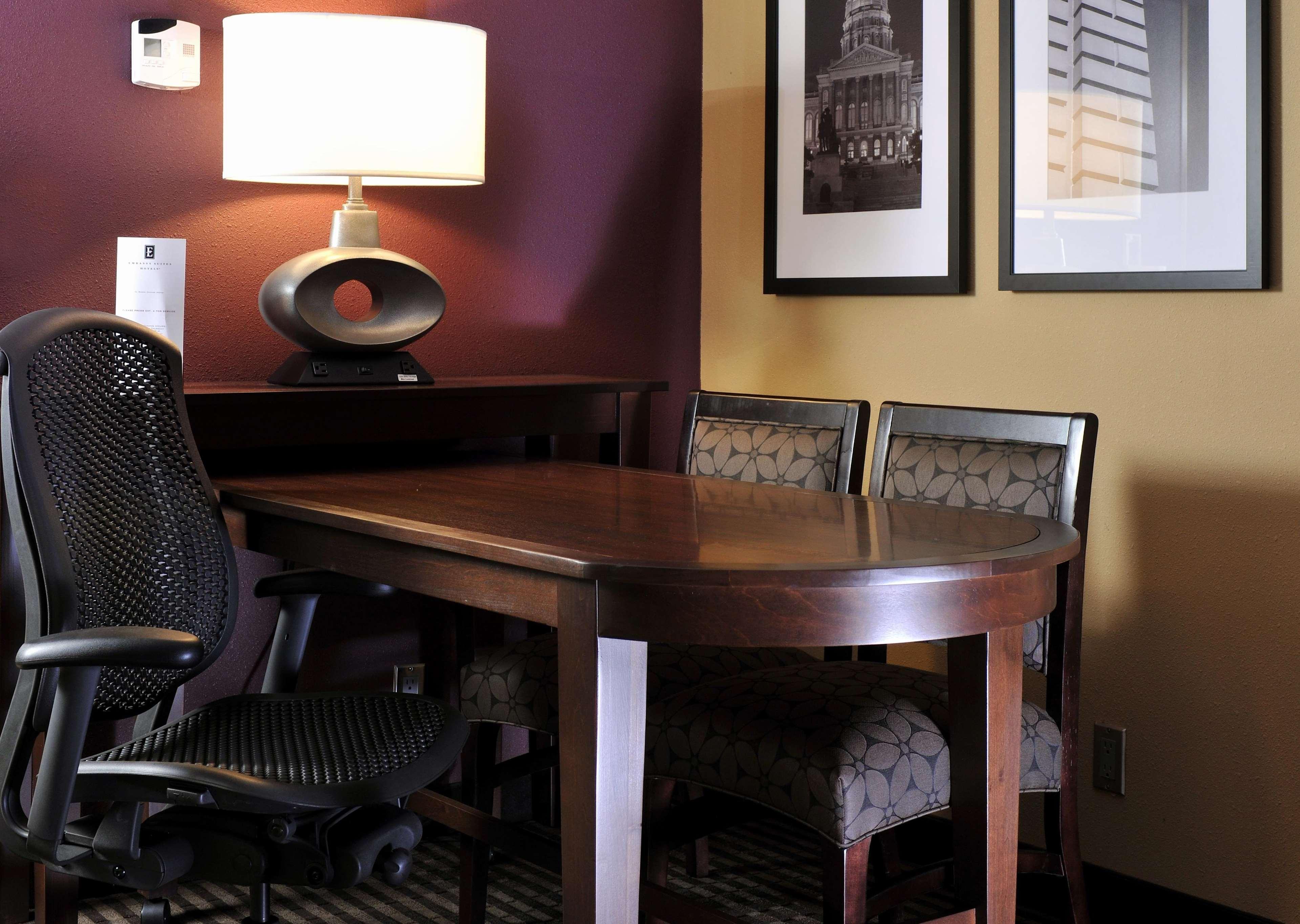 Embassy Suites Des Moines Downtown מראה חיצוני תמונה
