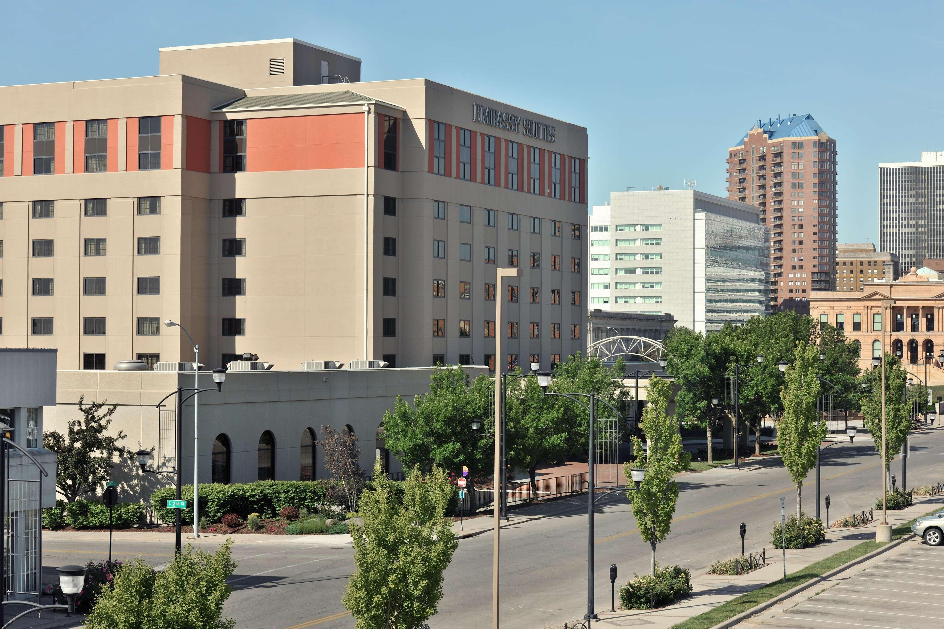 Embassy Suites Des Moines Downtown מראה חיצוני תמונה