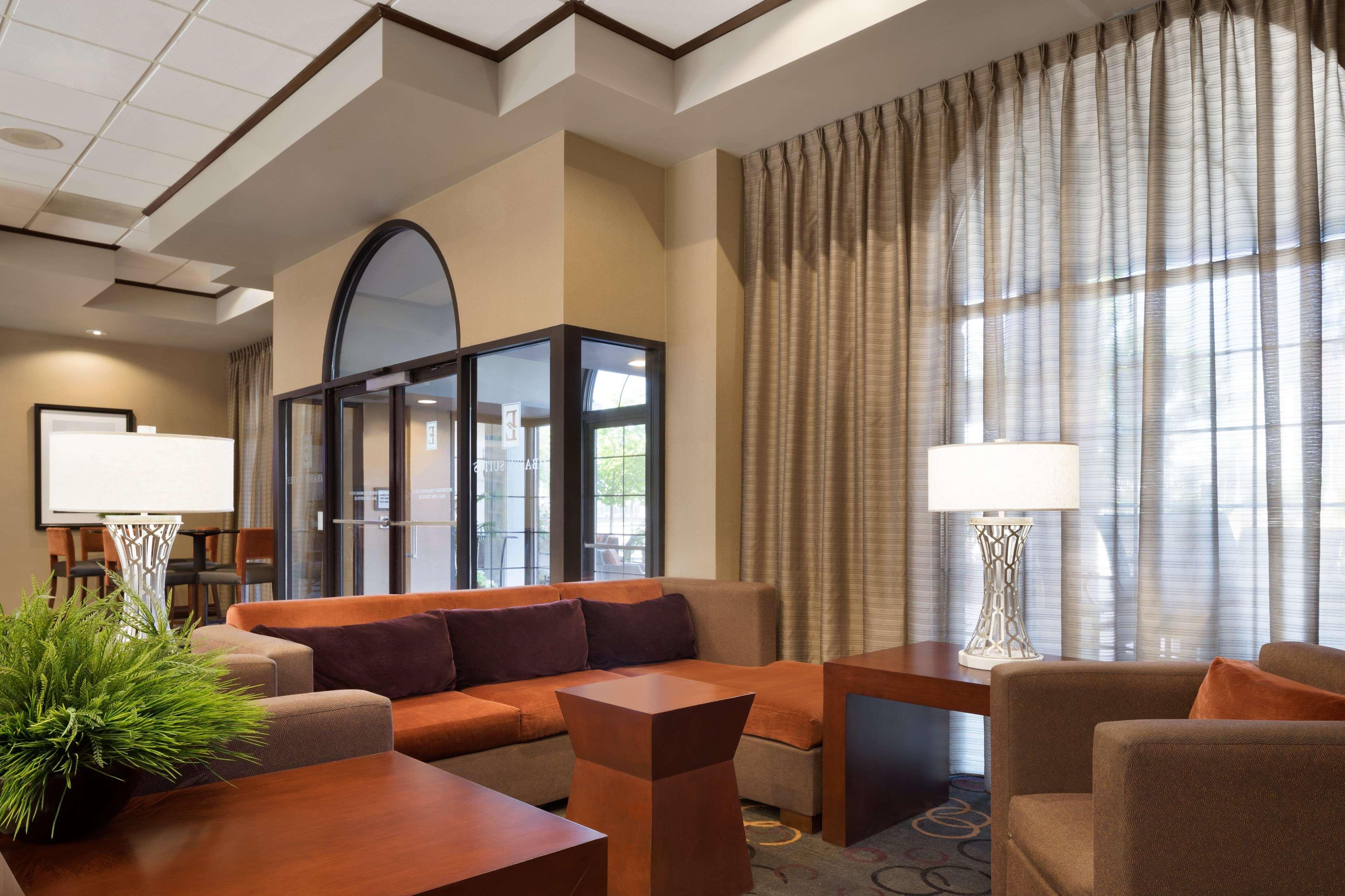 Embassy Suites Des Moines Downtown מראה חיצוני תמונה