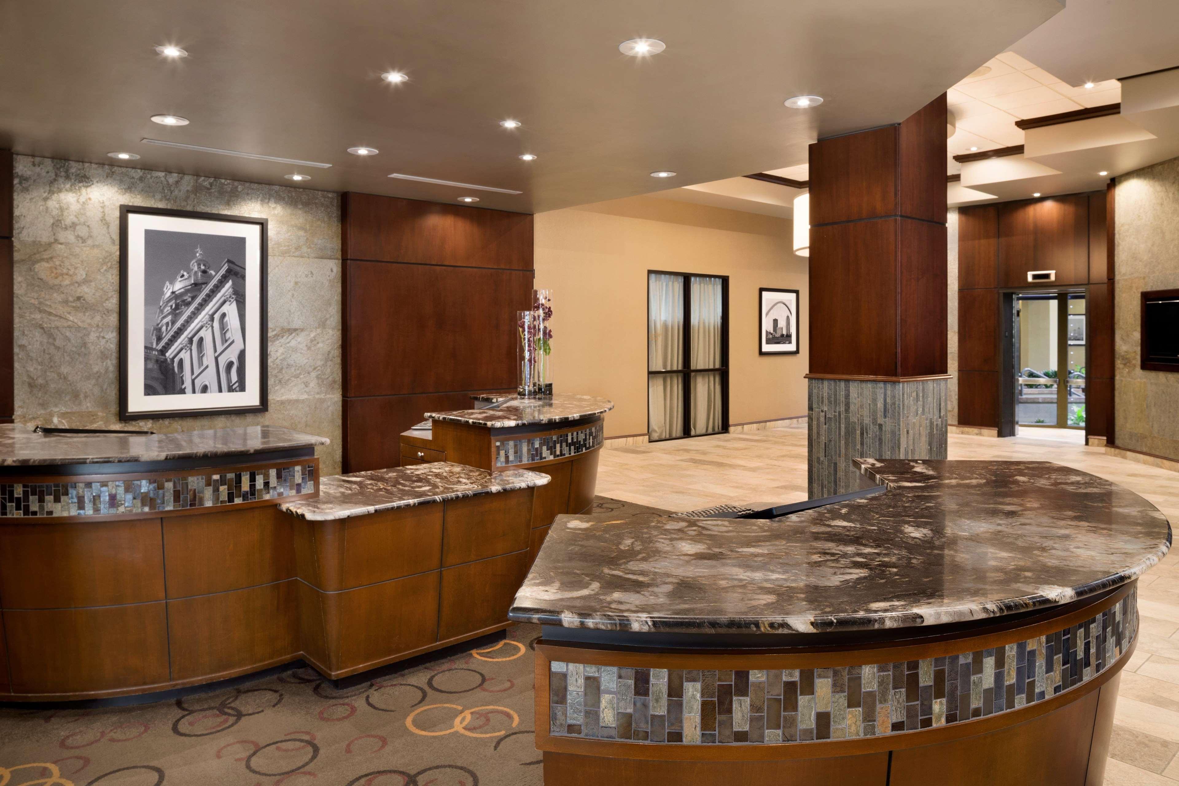 Embassy Suites Des Moines Downtown מראה חיצוני תמונה