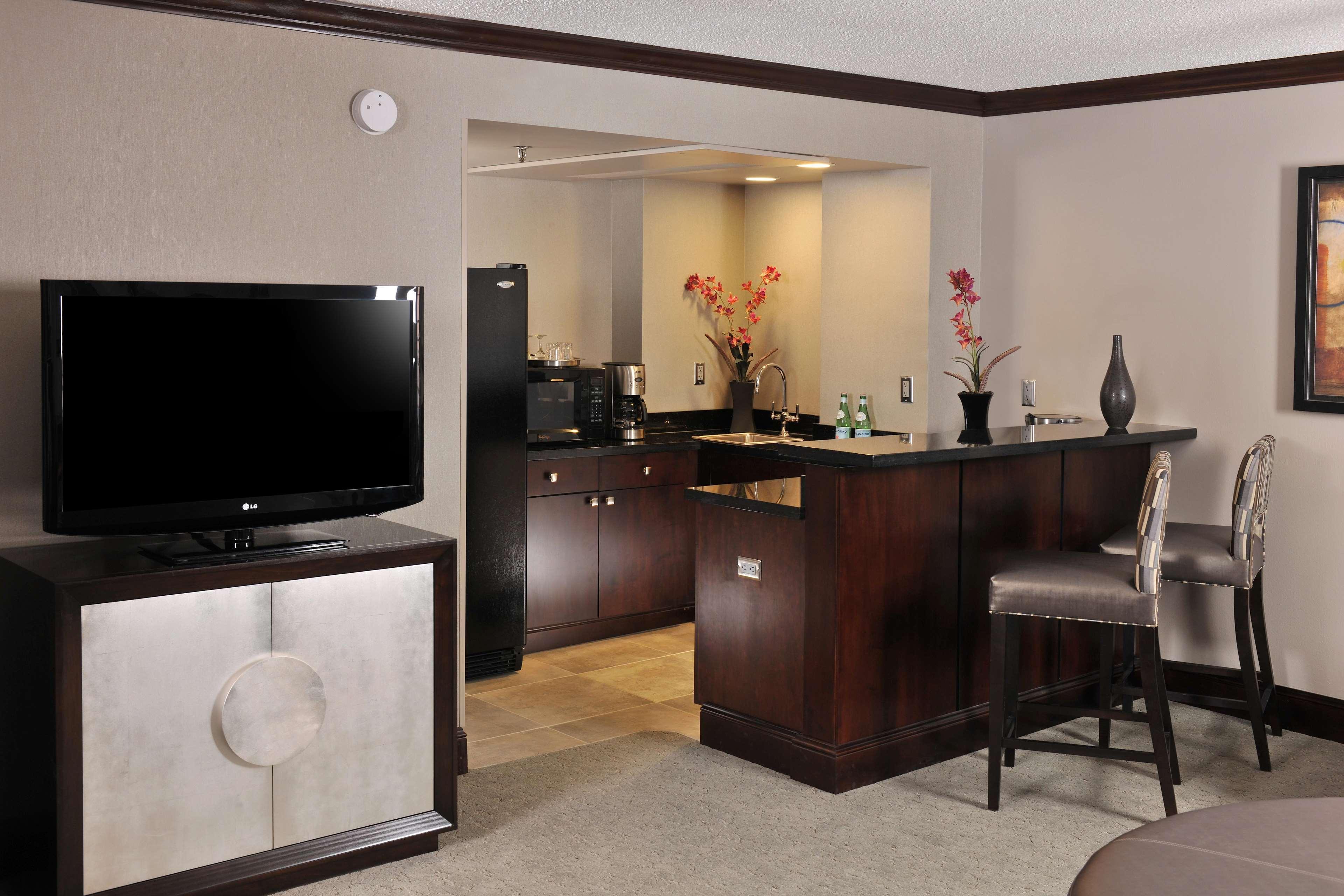 Embassy Suites Des Moines Downtown חדר תמונה