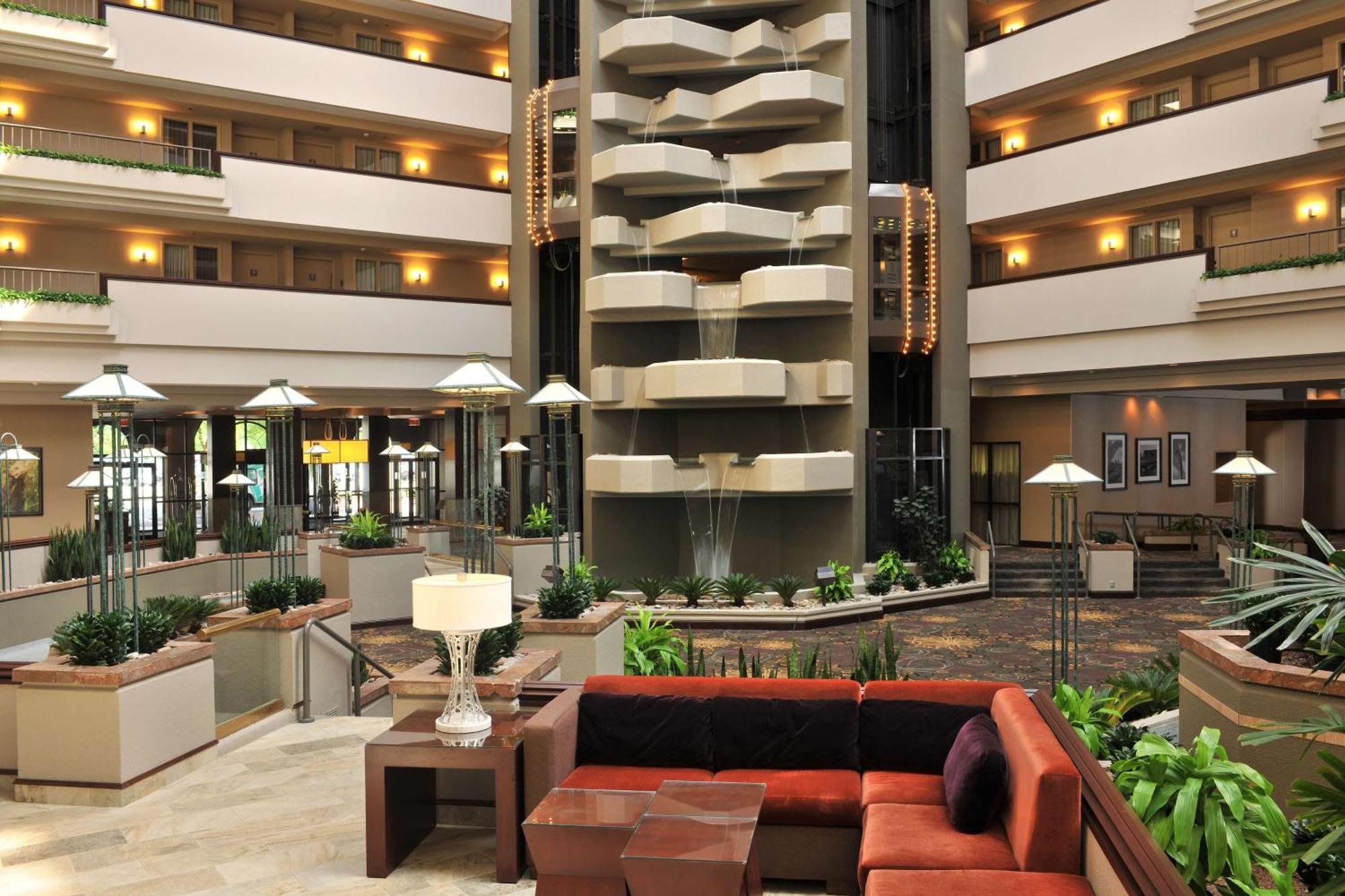 Embassy Suites Des Moines Downtown מראה חיצוני תמונה