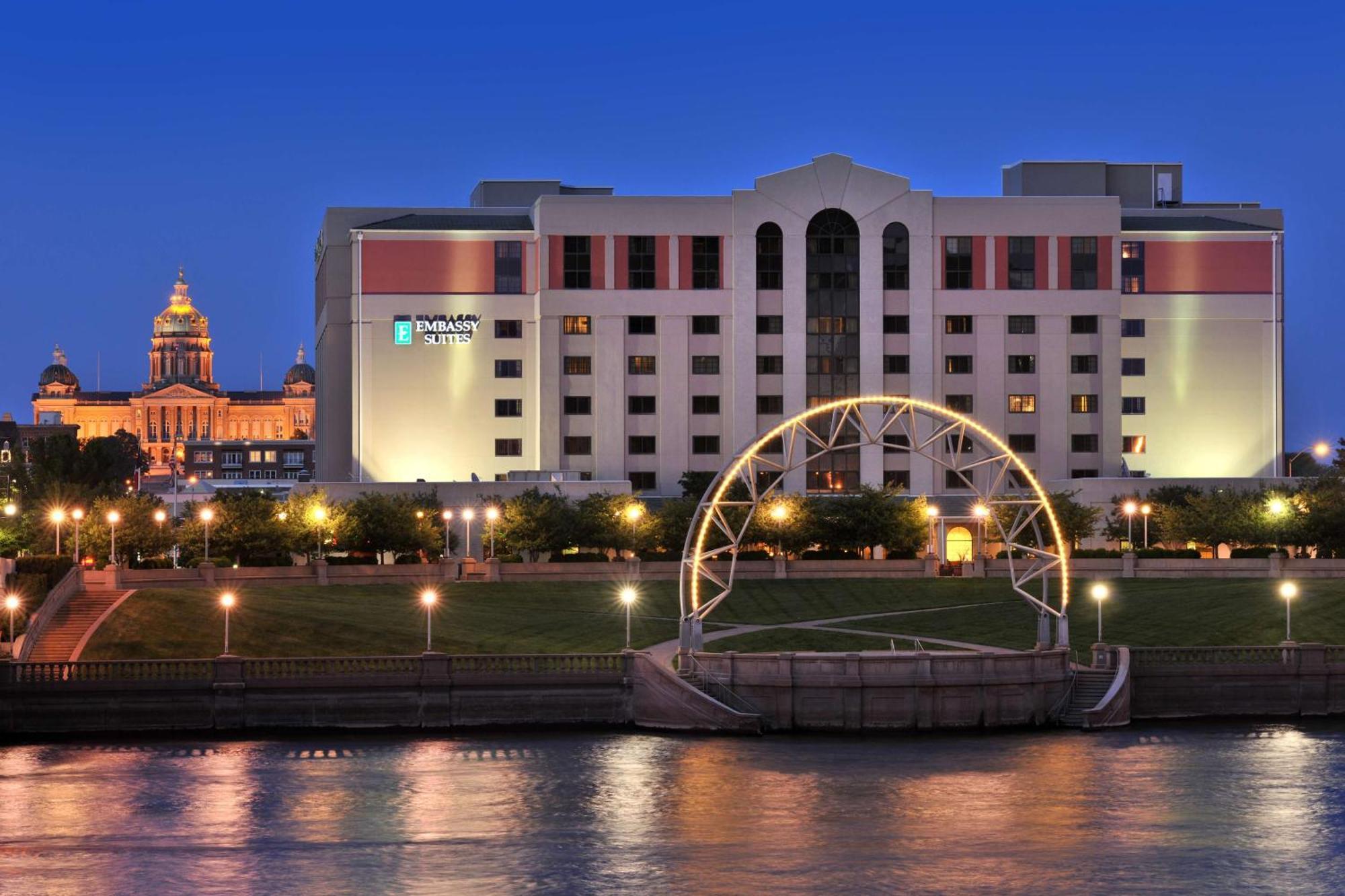 Embassy Suites Des Moines Downtown מראה חיצוני תמונה